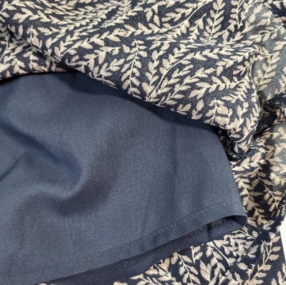 Aritzia Talula Tie Up Patterned Lined Blouse - Picture 8 of 10